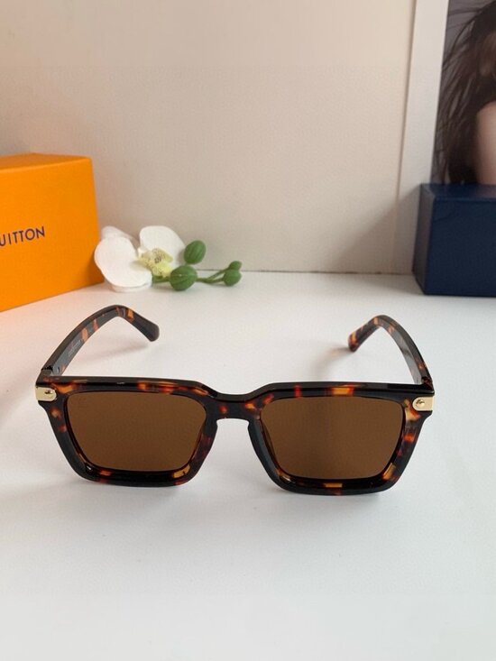 Louis Vuitton Style Tortoise Shell Square Sunglasses main image 5